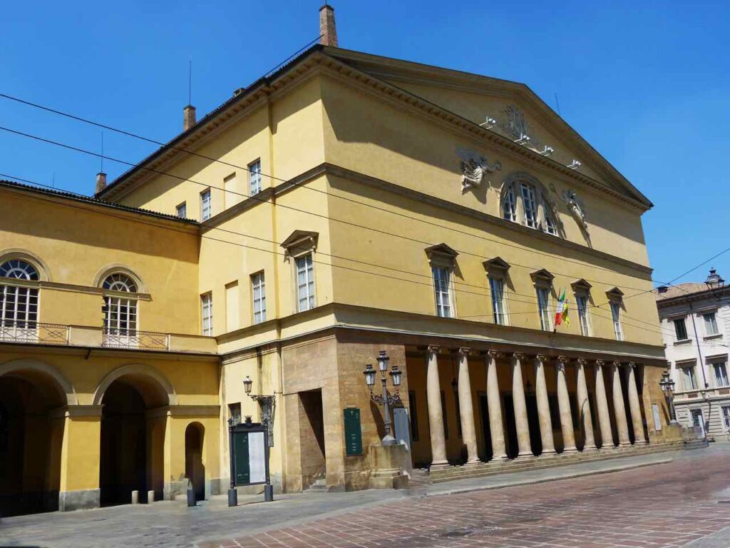 Opera Houses in Italy: What to Know about going to the Opera in Italy ...