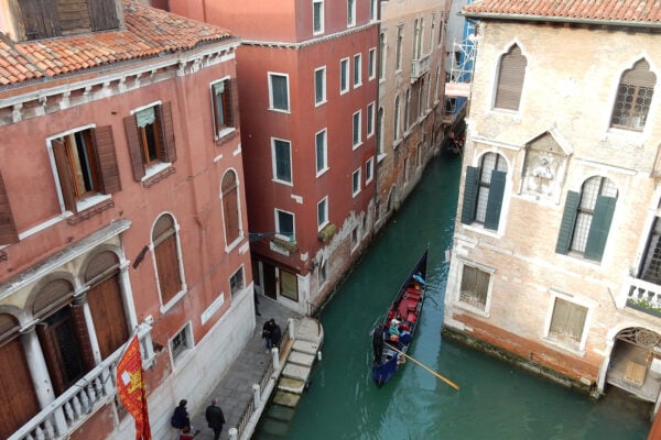 Venice boat tours and vacation rentals